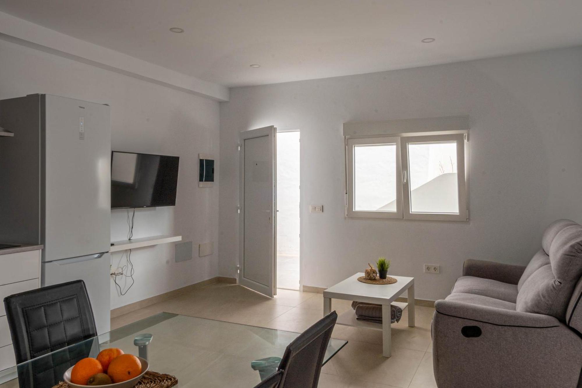 Kiposhi Beach Apartments Punta Mujeres Haria Luaran gambar