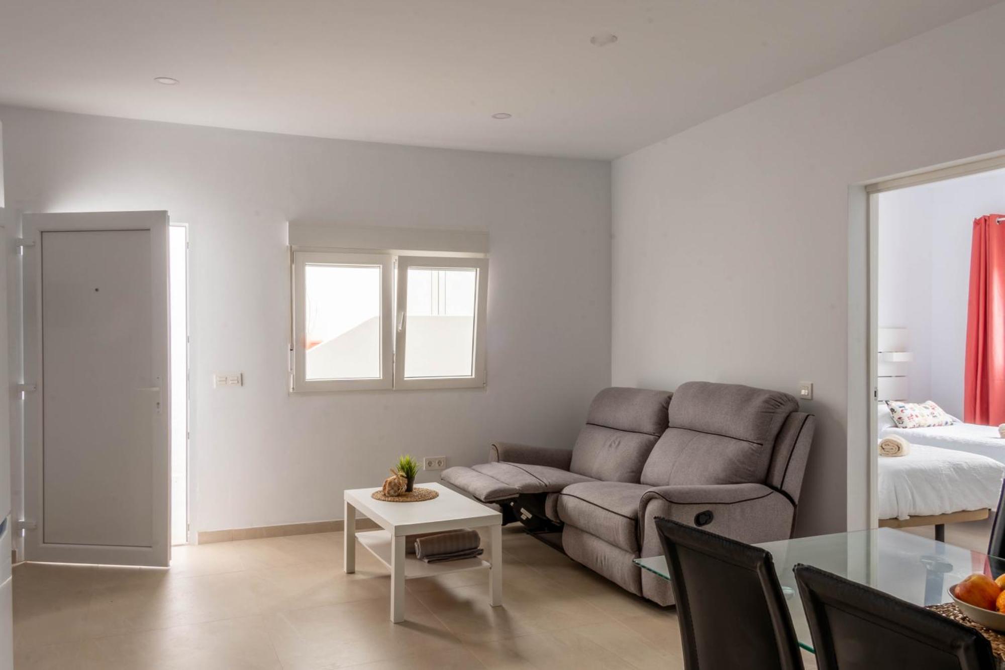 Kiposhi Beach Apartments Punta Mujeres Haria Luaran gambar