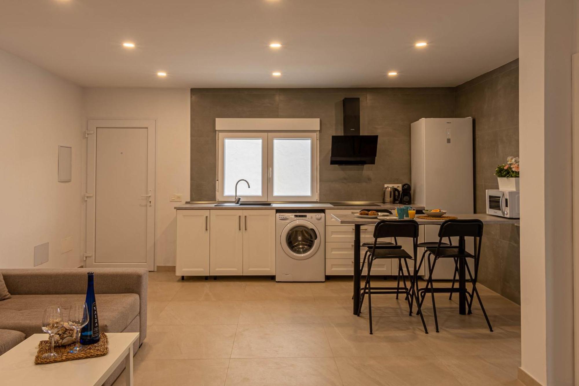 Kiposhi Beach Apartments Punta Mujeres Haria Luaran gambar