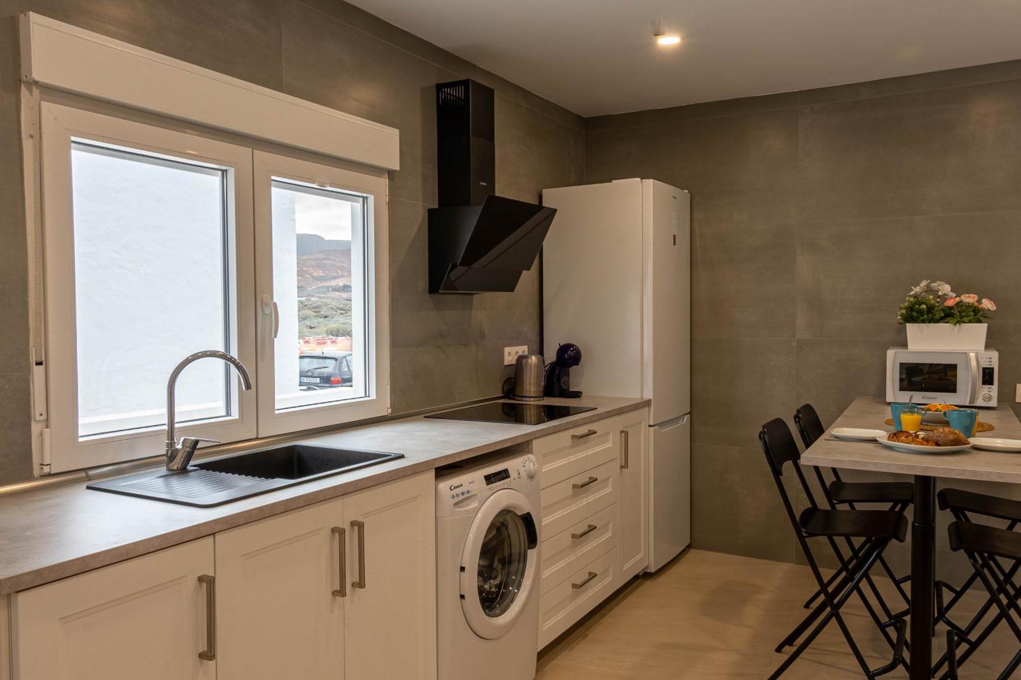 Kiposhi Beach Apartments Punta Mujeres Haria Luaran gambar